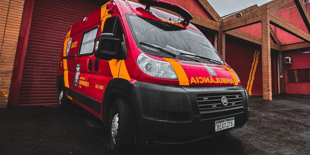 Bombeiros prestaram atendimento às vítimas