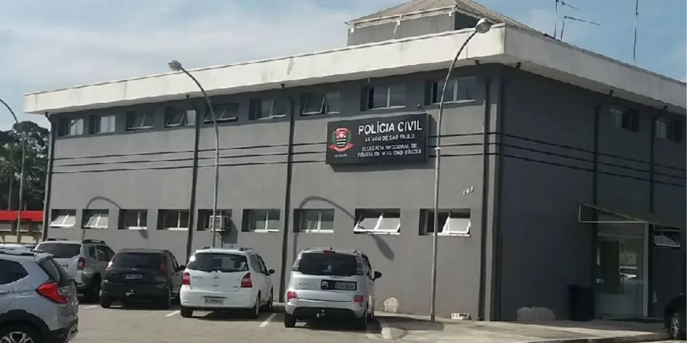A área foi isolada para o trabalho da perícia
