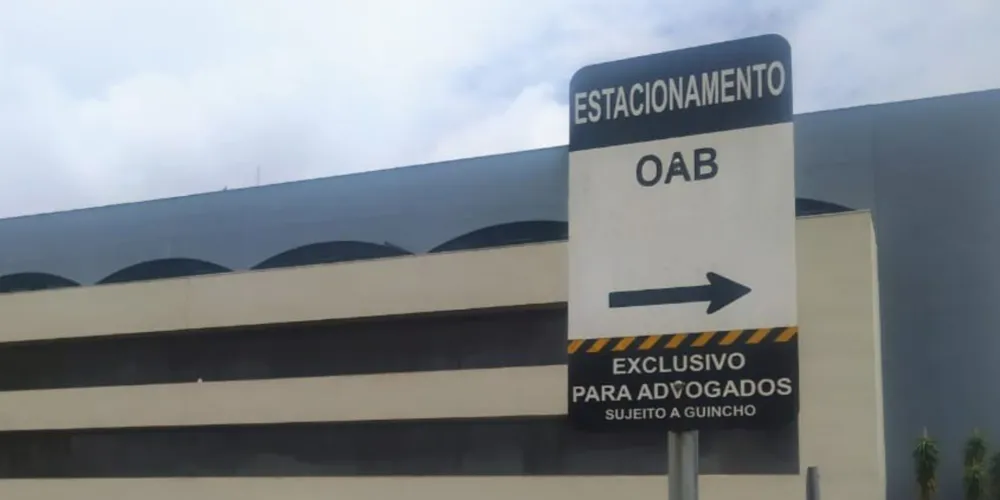 Projeto garante vagas de estacionamento para advogados