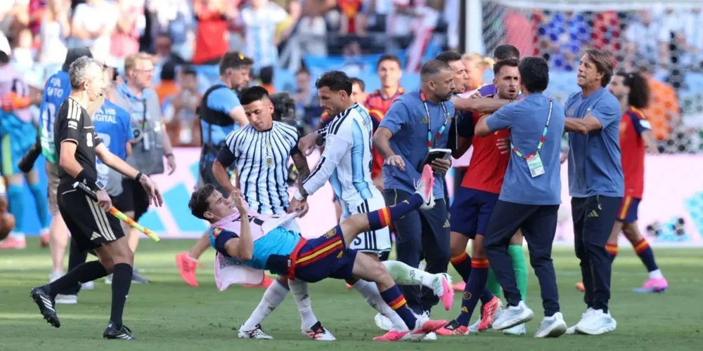 Gavi, da Espanha, e Thiago Almada, da Argentina, respondem por suposta conduta antidesportiva