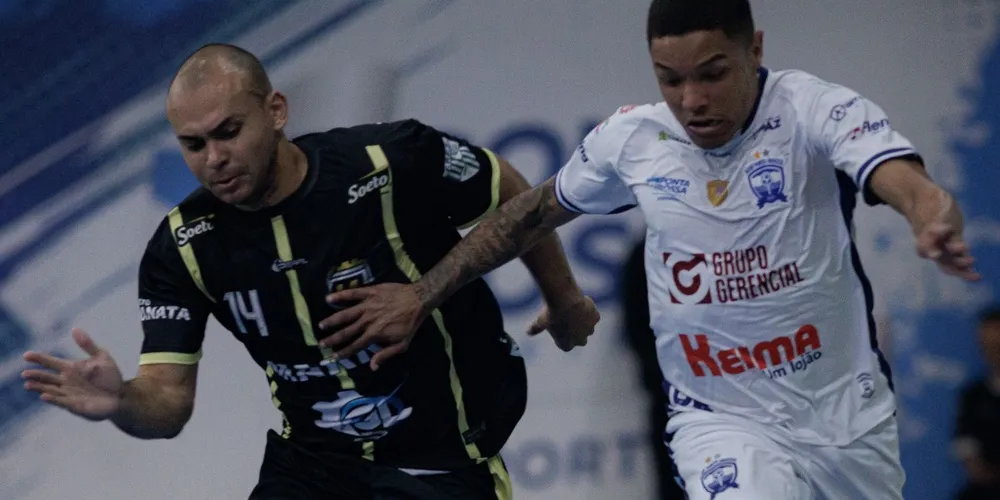 Equipe ponta-grossense venceu por 6 a 2