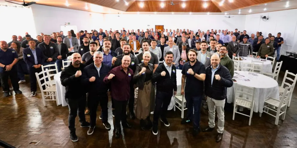 O evento contou com a presença de prefeitos, vereadores, ex-vereadores, suplentes e lideranças políticas de diferentes regiões do Estado