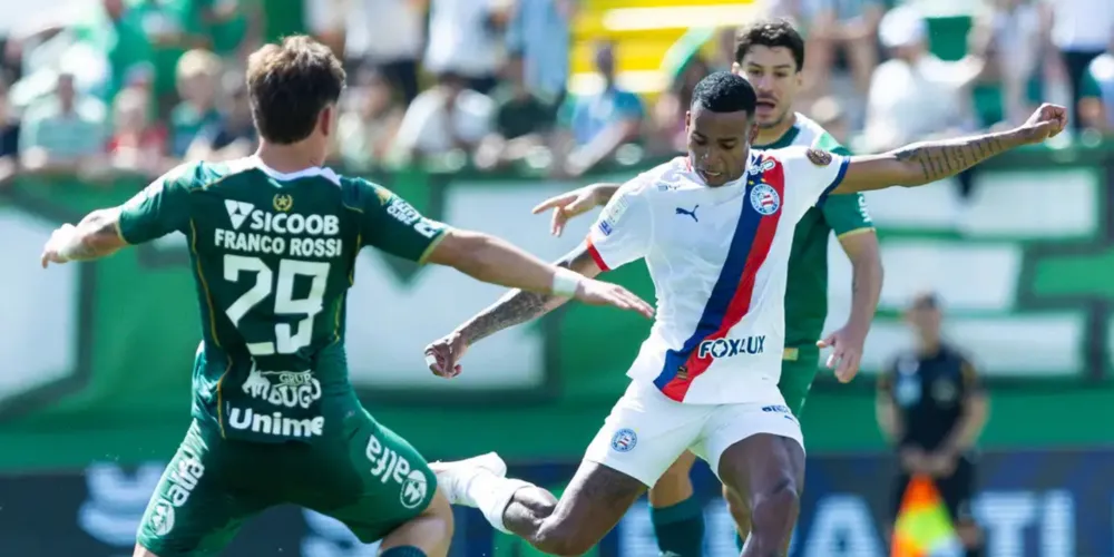 O jogo aconteceu na manhã deste domingo (16)