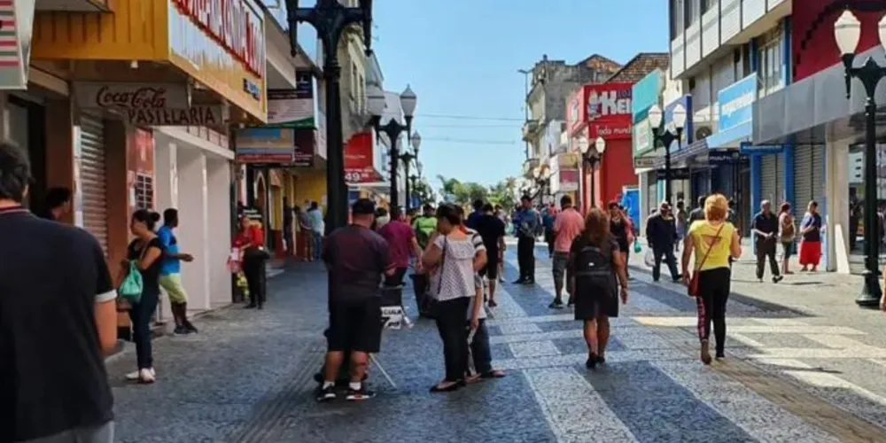 O novo projeto agora prevê que o comércio poderá manter suas portas fechadas, nos dias estabelecidos, através de Decreto Municipal