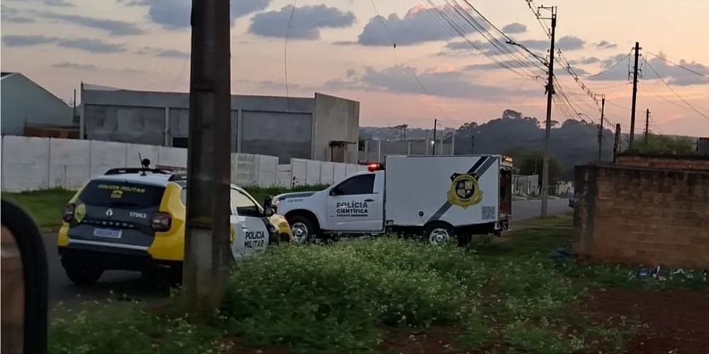 Mulher de 27 anos é encontrada morta dentro de residência no Cará-Cará