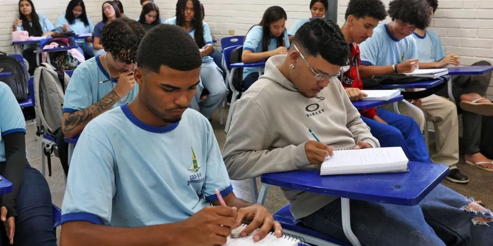 É preciso atingir, pelo menos, 80% de frequência nas aulas