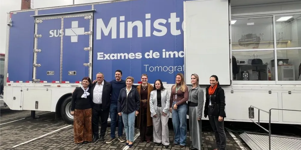Lideranças estiveram presentes no primeiro dia de atendimentos da Carreta de Imagens