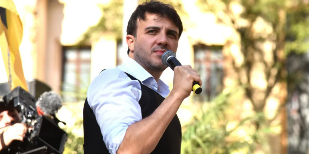 Apesar da suspensão da campanha, Renan Santos segue candidato às Eleições