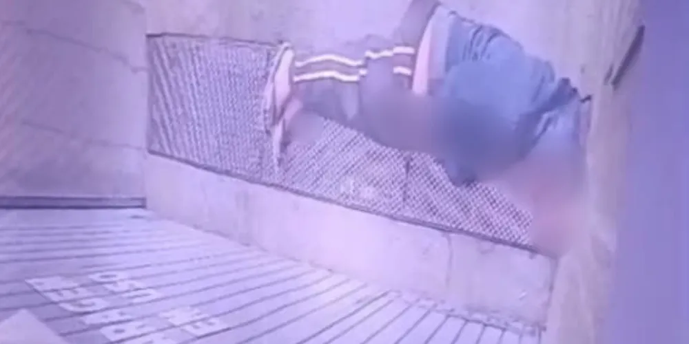 Homem preso ao praticar atos explícitos