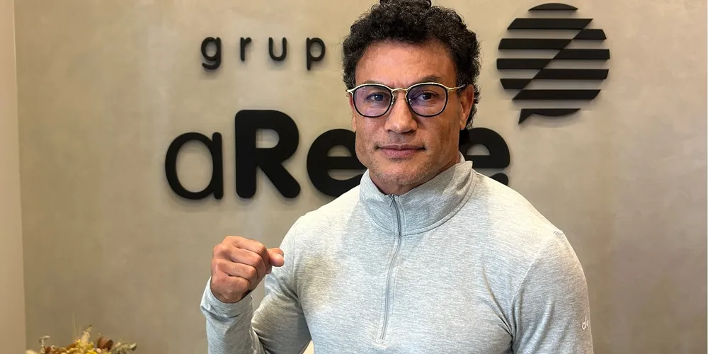 Acelino 'Popó' Freitas visita o Grupo aRede