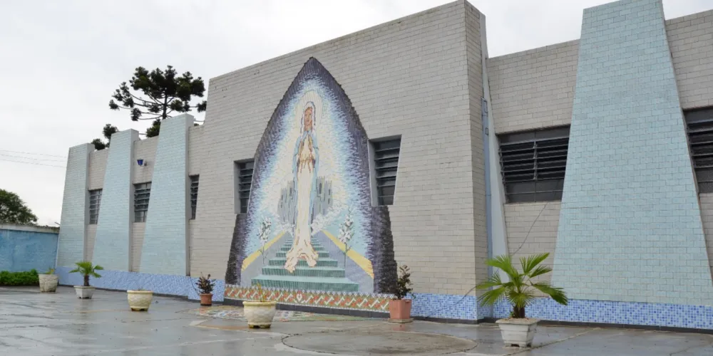 O Mosteiro Portaceli está localizado na Avenida Carlos Cavalcanti, 7333