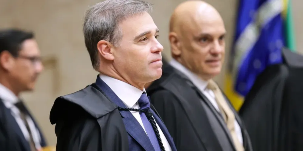 Os ministros André Mendonça e Alexandre de Moraes