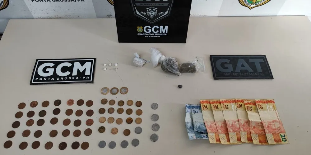 Ação do GAT resultou na apreensão de entorpecentes e valores em espécie no Centro da cidade