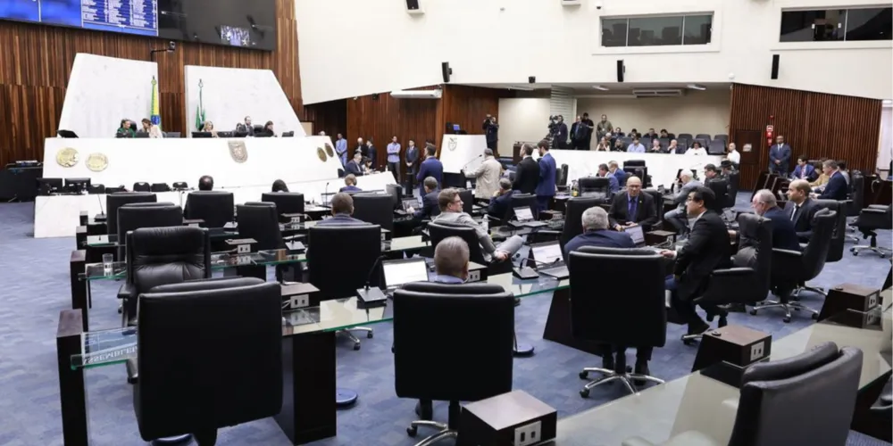 A proposta foi aprovada em segundo turno durante as sessões plenárias desta terça-feira (18)