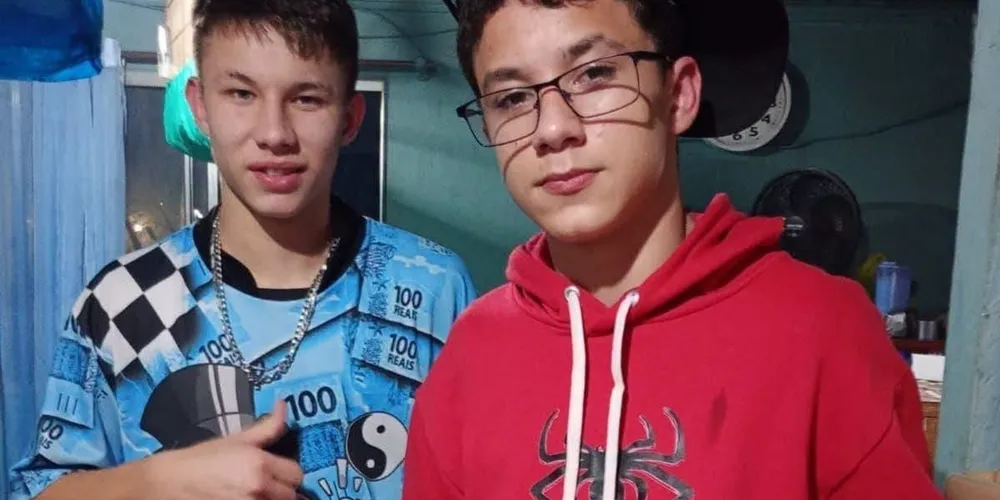 Quem tiver informações sobre o paradeiro de Gabriel e Eduardo pode entrar em contato pelo telefone 190