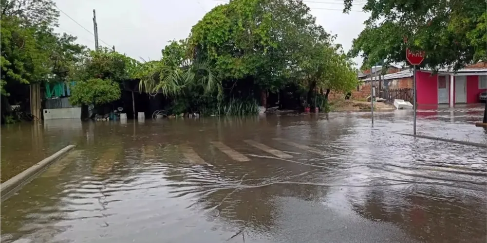 Entre os municípios atingidos por chuvas intensas estão Arroio do Tigre, Campina das Missões e Cerro Grande do Sul.,