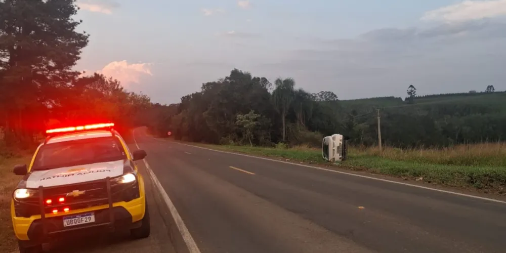 O motorista foi encaminhado para UPA de Telêmaco Borba com ferimentos moderados
