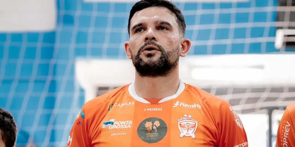 Goleiro e capitão da ACGF/Ponta Grossa, Rafinha