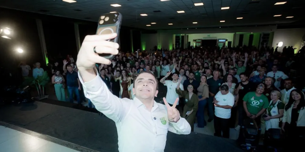 O lançamento reuniu mais de mil pessoas, entre prefeitos, vice-prefeitos, vereadores, lideranças e representantes de diversas cidades do Estado
