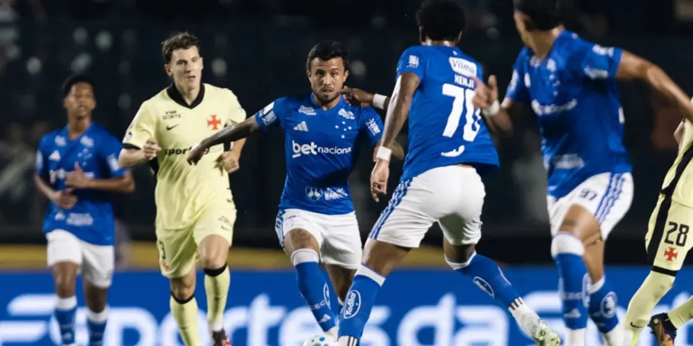 Lance de Vasco x Cruzeiro pelo Brasileirão