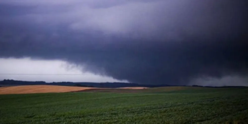 Metereologista aponta risco de novos tornados