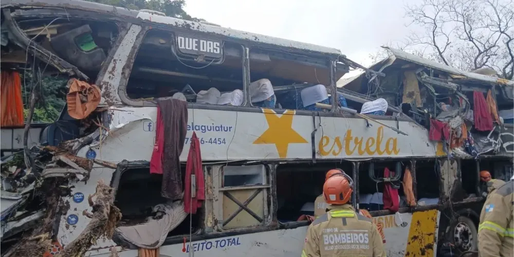 Segundo a PRF (Polícia Rodoviária Federal), o acidente aconteceu por volta das 4h30