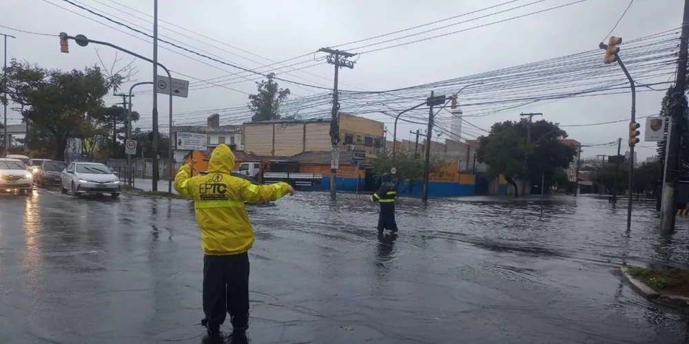 Forte chuva em Porto Alegre