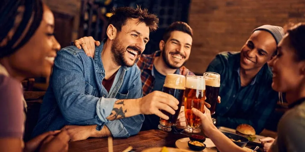 Amigos em Happy Hour