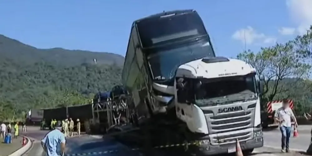 O policial rodoviário federal Renan Santos disse que foram encontradas mangueiras soltas no sistema de freios da carreta