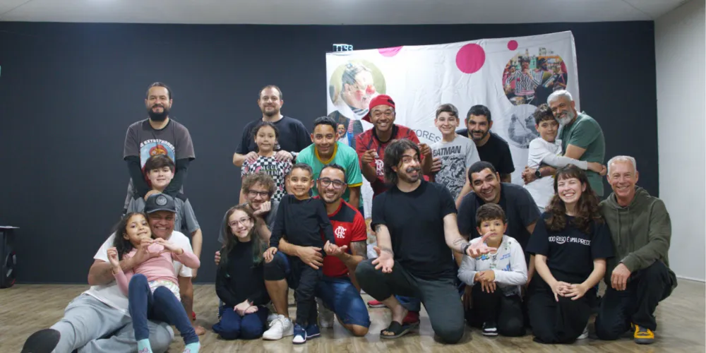 A atividade, totalmente gratuita ao público, aconteceu durante toda a tarde, na sede da instituição, e reuniu pais e filhos de diversas idades
