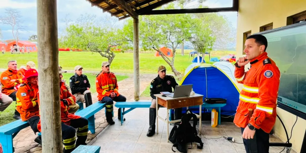 Treinamento está acontecendo no Parque Vila Velha em Ponta Grossa