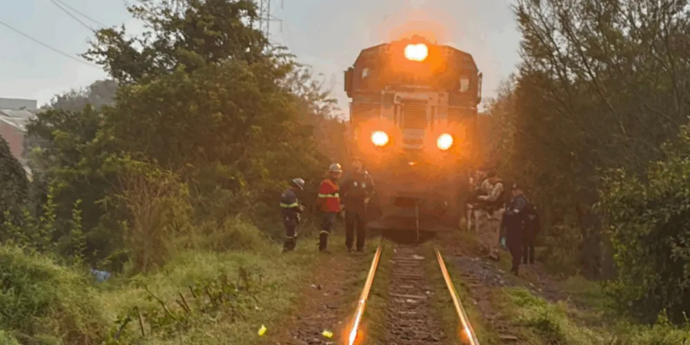 Segundo um morador da região, a movimentação no local é intensa e algumas pessoas chegam até a dormir na linha do trem