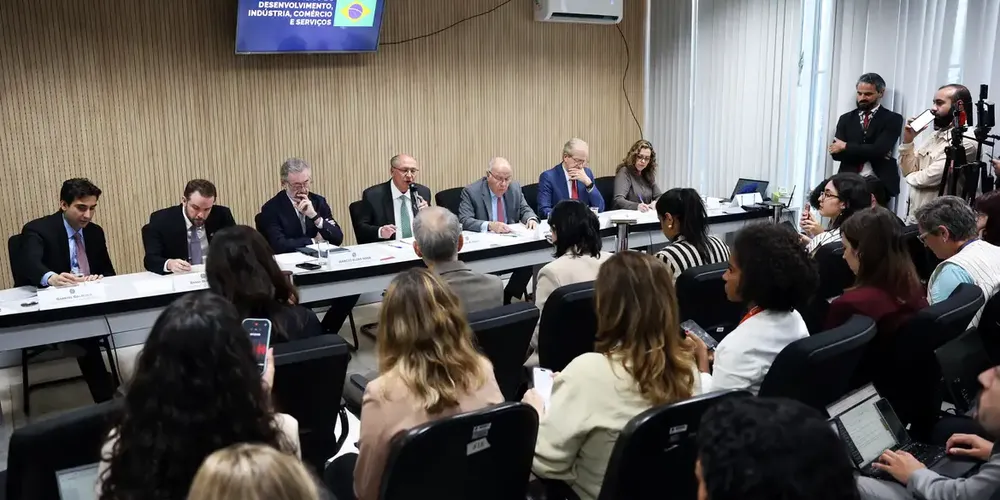 O ministro da Fazenda classificou a decisão dos EUA com uma interferência externa indevida.