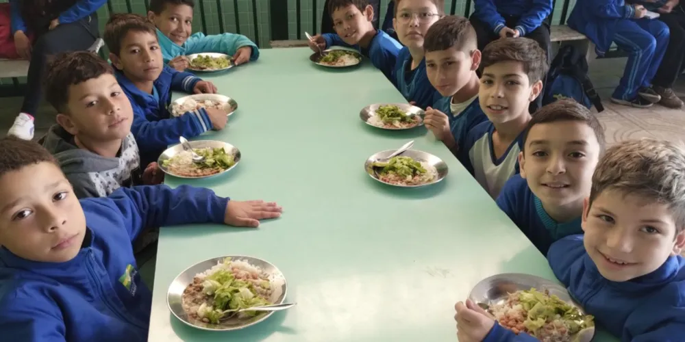Estudantes puderam desfrutar de verduras plantadas anteriormente por eles