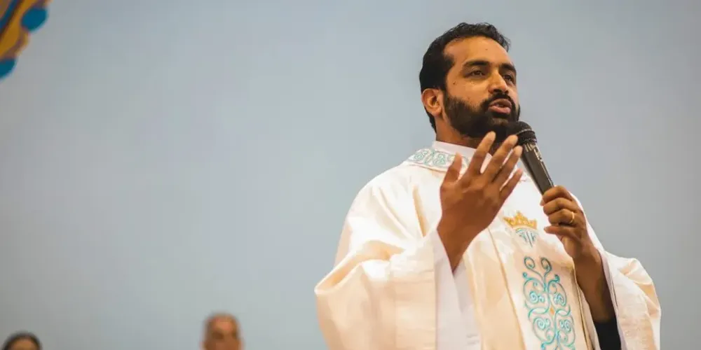 O padre já havia sido condenado em março de 2026 pela 2.ª Vara Criminal de Paranaguá a dois anos e 11 meses de prisão