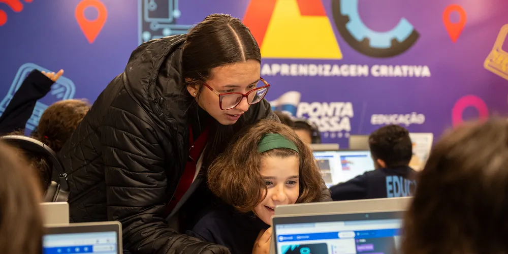 Entrega Chromebook Escola Aristeu