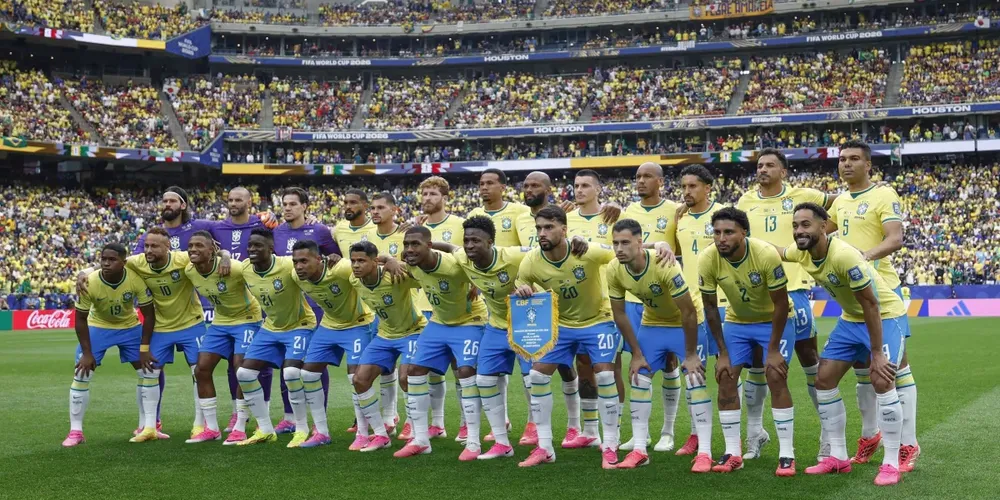 Seleção Brasileira antes da partida contra o Japão