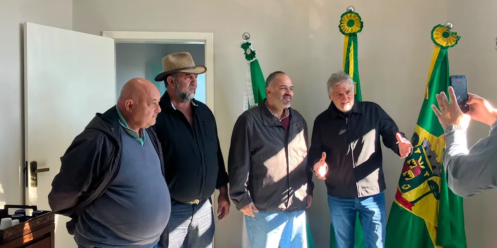 Na última semana, o prefeito Bertoldo Rover e seu vice Dirceu Camargo receberam o deputado estadual Artagão Junior