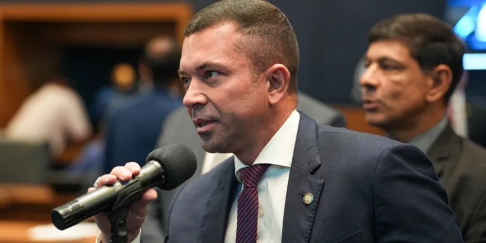 Segundo o MPRJ, grupo ligado ao deputado teria usado empresas de fachada para direcionar licitações