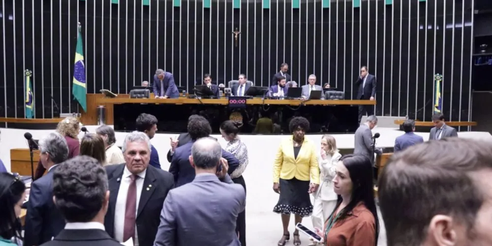 Resposta a altas nos combustíveis é aprovada na Câmara