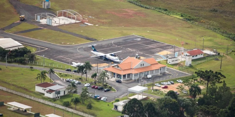 O Aeroporto Sant'Ana possui 1.280 metros de extensão de pista