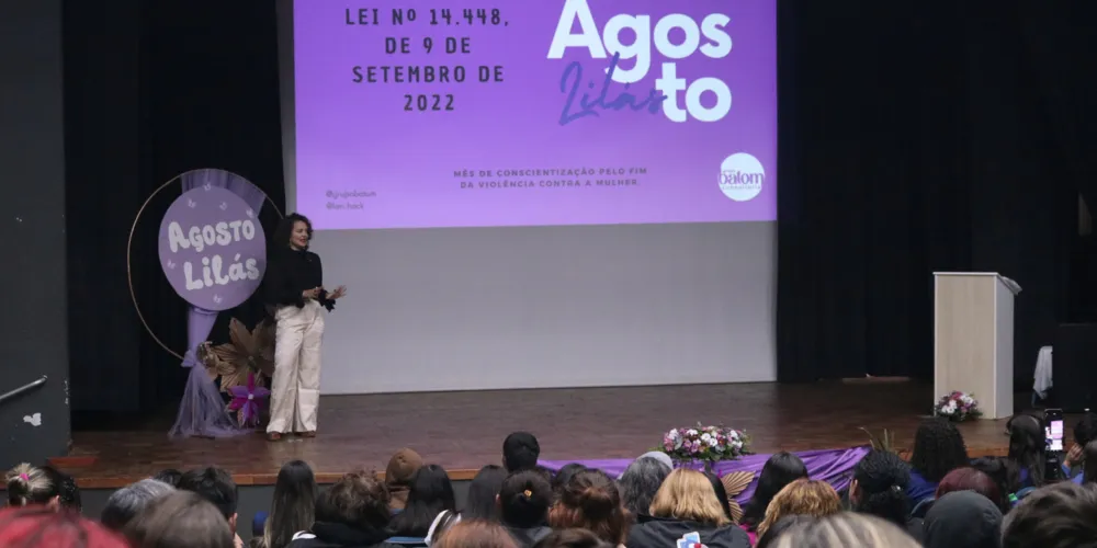 Para o encerramento das atividades, o município promoveu uma palestra com Larissa Hack