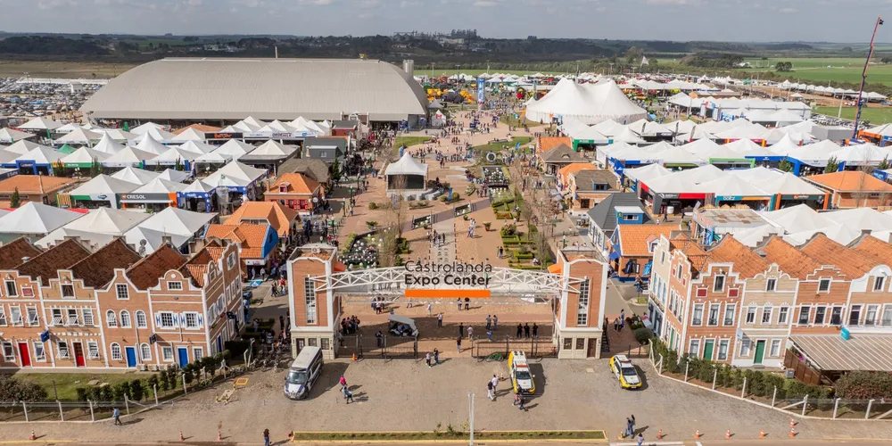 Entre as melhorias previstas para a edição de 2026 está a reformulação da arena de palestras