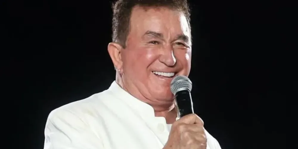 A assessoria de Amado Batista confirmou que o caminhão pertence ao cantor