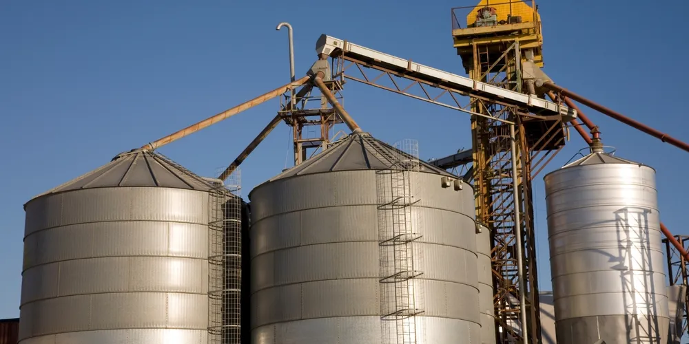 Frente ao déficit de silos, automação salva safra recorde