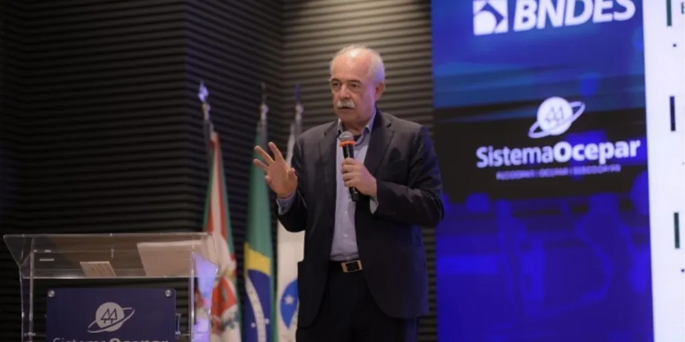 Reunião com lideranças cooperativistas ocorreu na sede do Sistema Ocepar