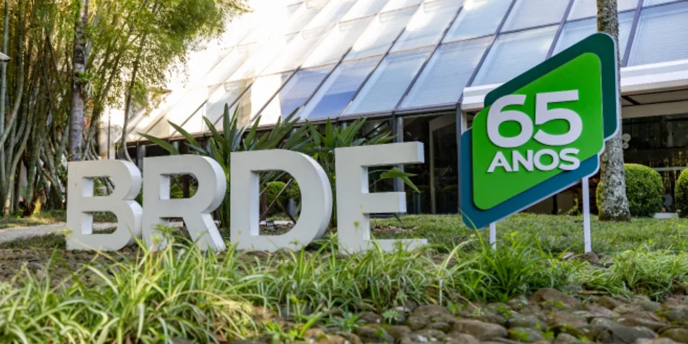 Banco também promove agenda voltada a produtores rurais e mantém atendimento durante toda a feira