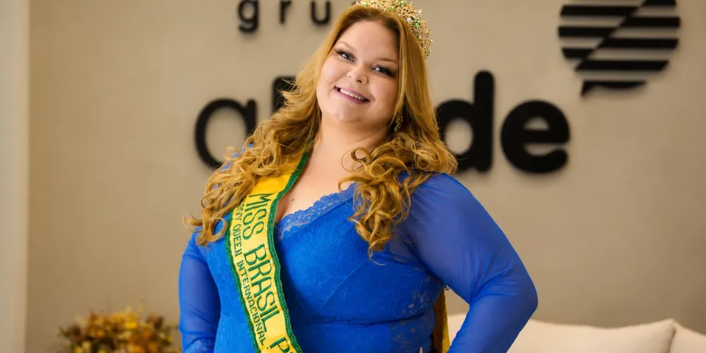 Após vencer o ‘Miss Paraná Plus Size’ e o ‘Miss Brasil Plus Size 2026’, ela se prepara para representar o país no concurso ‘Curvy Queen International’, que acontece em novembro, em Punta Cana