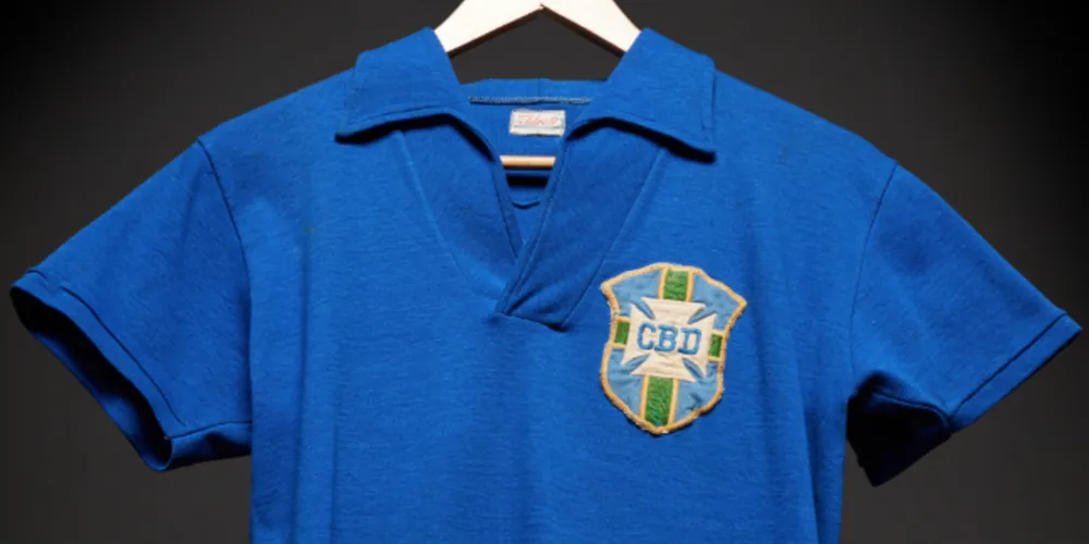 Camisa do Pelé da Copa do Mundo de 1958 leiloada por quase R$ 25 milhões