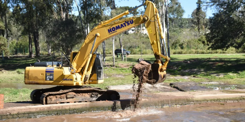 Obras no Rio Capivari